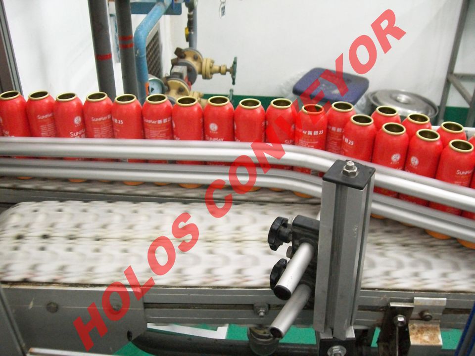 　　從國內的實(shí)際應用情況來(lái)看，皮帶輸送機的絞車(chē)拉緊和液壓拉緊可以實(shí)現自動(dòng)控制并且拉緊力可以調節，重錘拉緊裝置有著(zhù)較高的安全可靠性。隨著(zhù)工業(yè)和技術(shù)的發(fā)展，并且有著(zhù)長(cháng)距離、大運量、高帶速特征的大型皮帶輸送機已經(jīng)成為發(fā)展主流，由此對拉緊裝置提出了更高的要求，傳統的拉緊裝置逐漸顯示出其缺點(diǎn)，技術(shù)人員已將對拉緊裝置的研究方向逐步轉入到自動(dòng)拉緊領(lǐng)域。如中礦業(yè)大學(xué)開(kāi)發(fā)的YZL系列皮帶輸送機液壓絞車(chē)式自動(dòng)拉緊裝置，它能根據帶式輸送機起動(dòng)加速階段和平穩運行階段對輸送帶拉力的不同要求，提供相應的輸送帶拉力，并且在輸送帶拉力發(fā)生變化時(shí)準確監測并且及時(shí)的自動(dòng)調整。